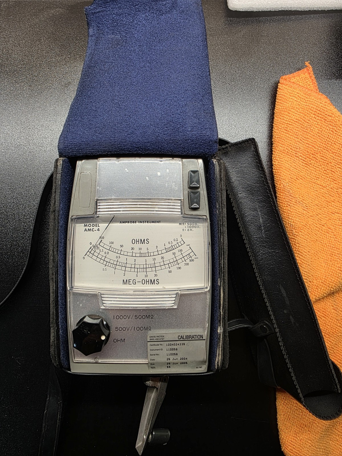 Amprobe AMC-4 Insulation Resistance Megohmmeter 500V/1000V 0-1000MΩ Case