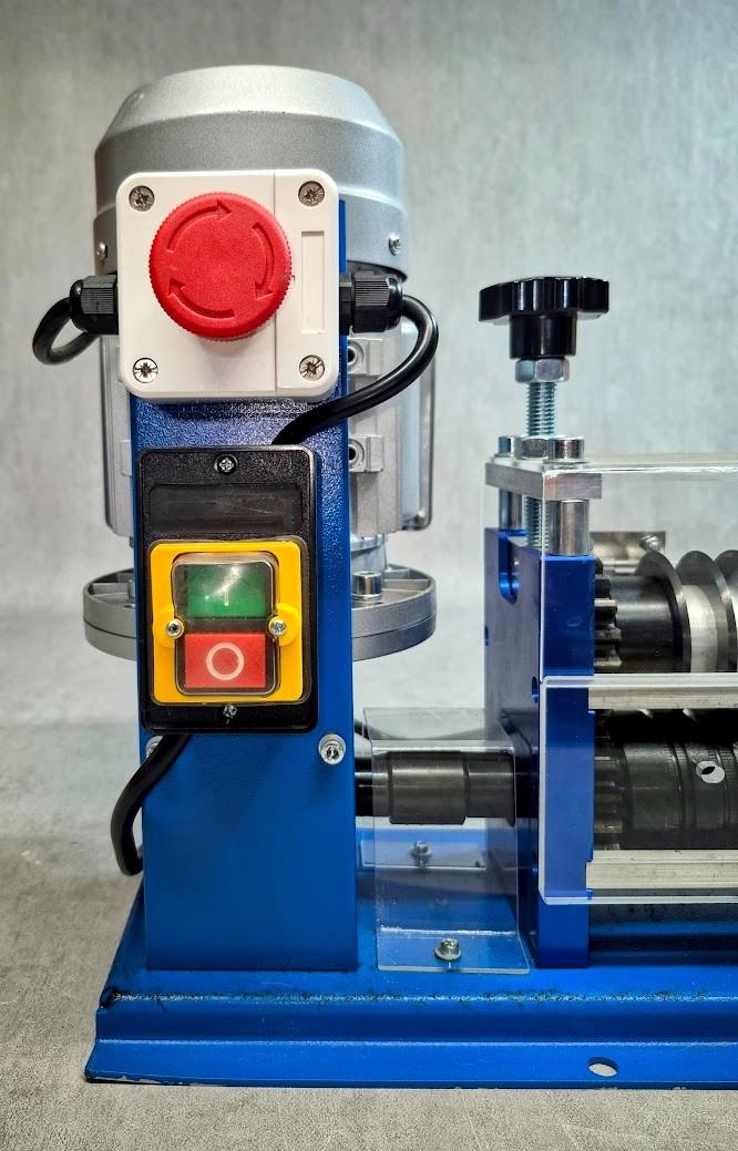 GARVEE 370W Auto Wire Stripper Machine 110V 1.5-32mm 1/16-1-1/4″ 75ft/min Motor