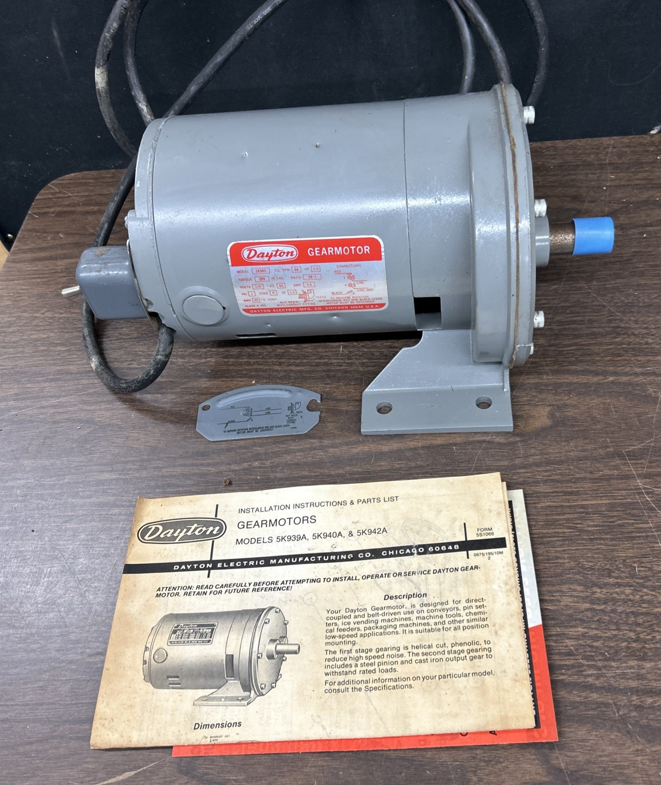Dayton Gearmotor Model 5K940, 60RPM, 1/4Hp Ratio 29:1, 60Hz