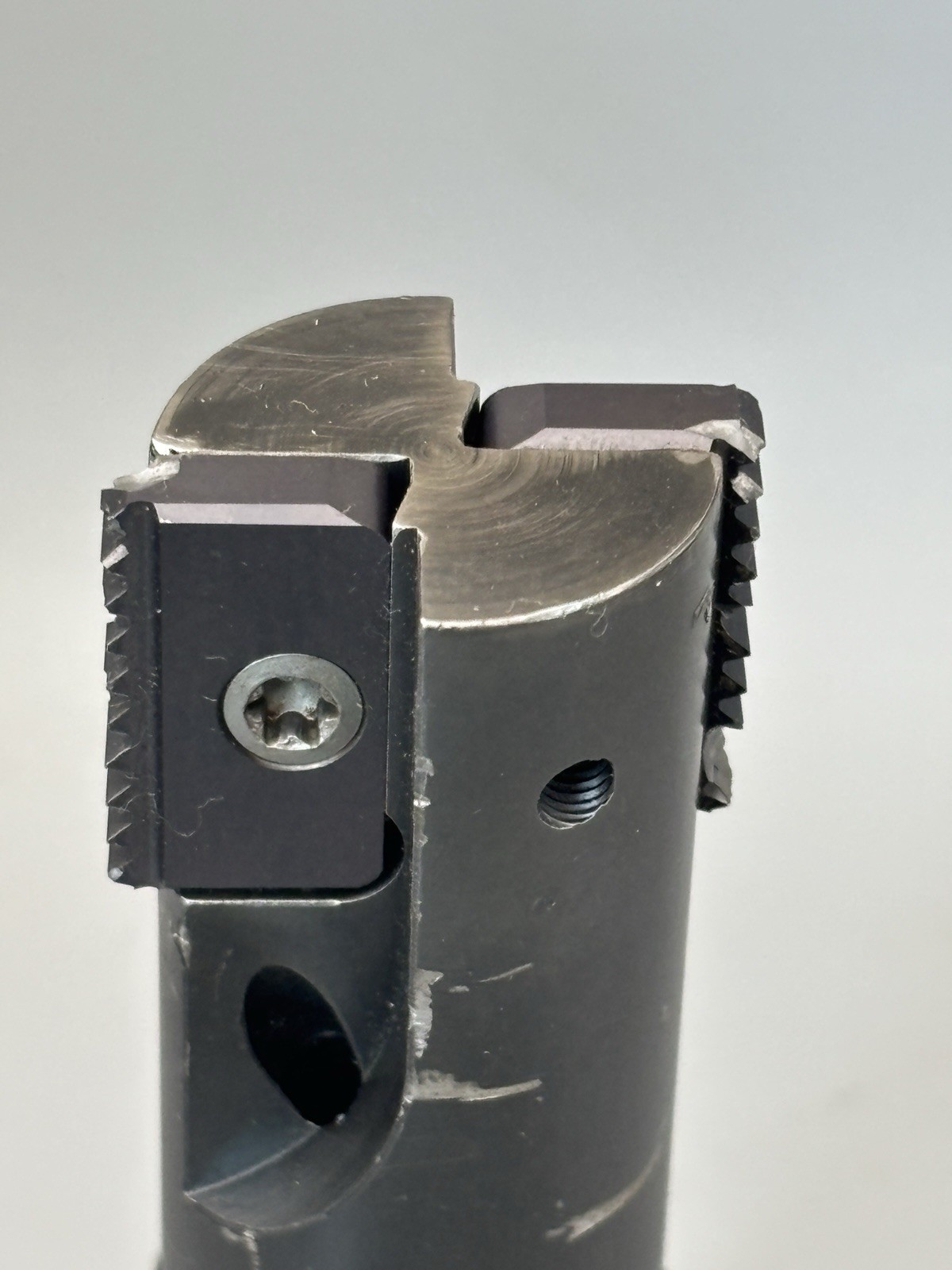 STS 1″ TMX0100.118.2.21 Indexable Two Flute Thread Mill 1″ Shank 4-1/4″ OAL