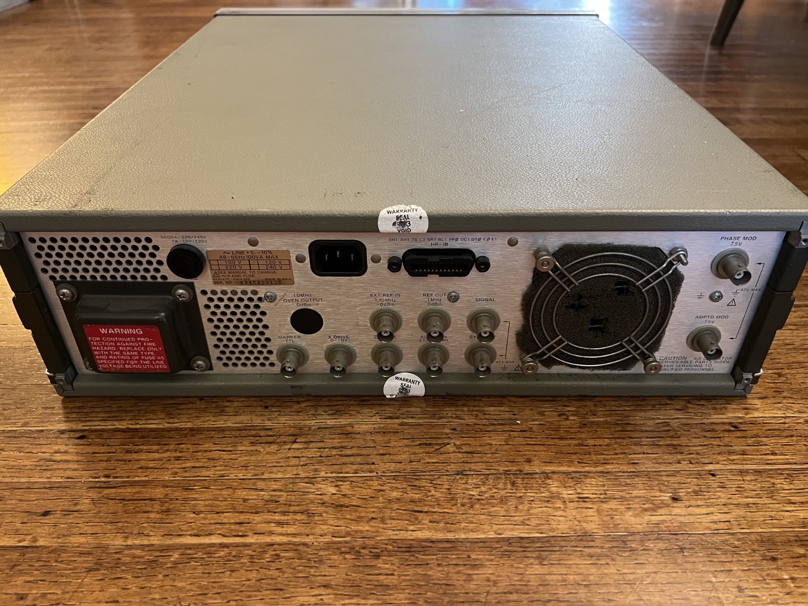 Hewlett Packard HP 3325A Synthesizer/Function Generator