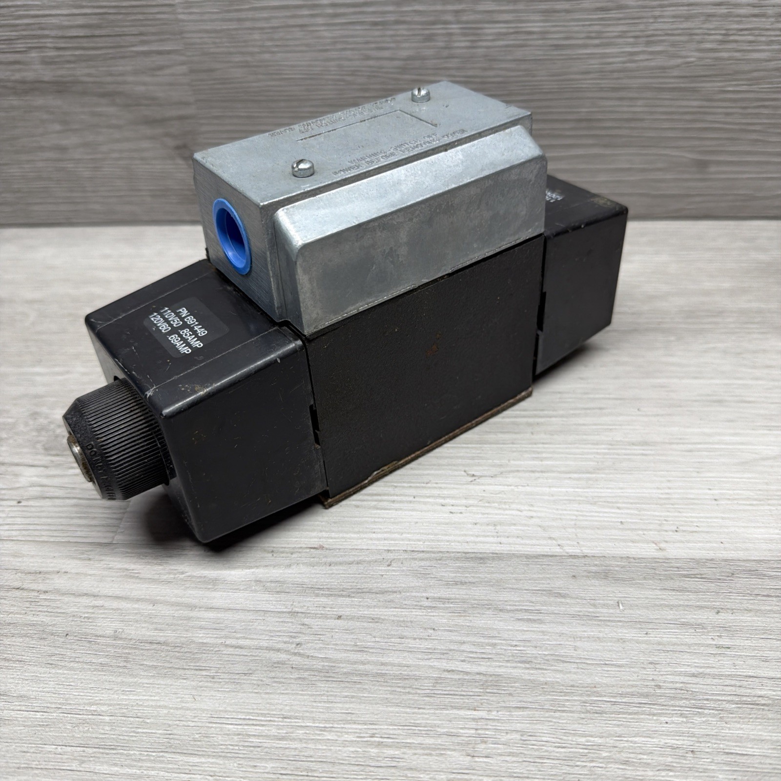 Dayton 1A322 K95S QF 5 C 205A3 Hydraulic Directional Valve W/ 691449 120V Coils