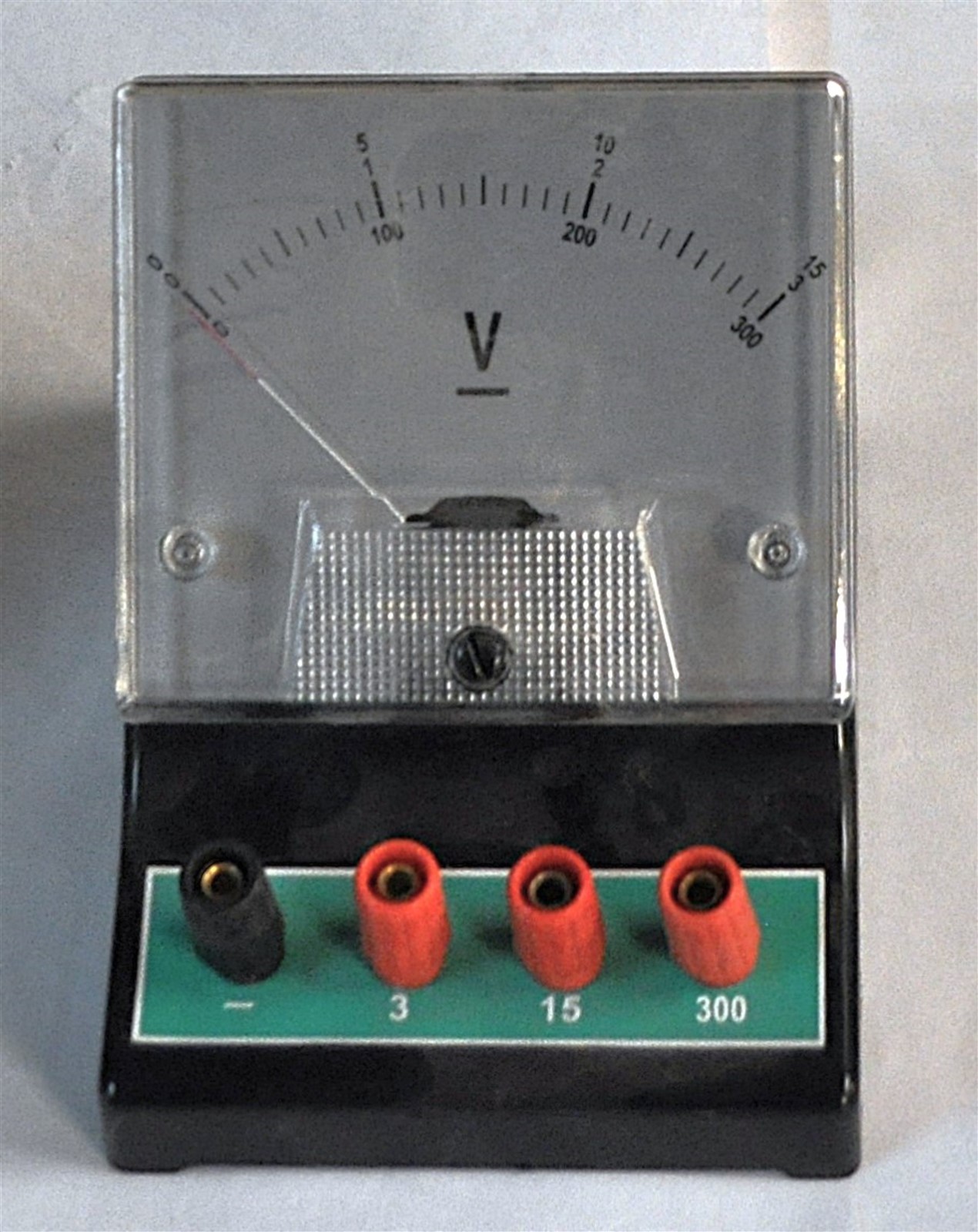 GLOBE NO NAME VOLTMETER METER 0-3V, 0-15V, 0-300V VINTAGE SCHOOL SURPLUS