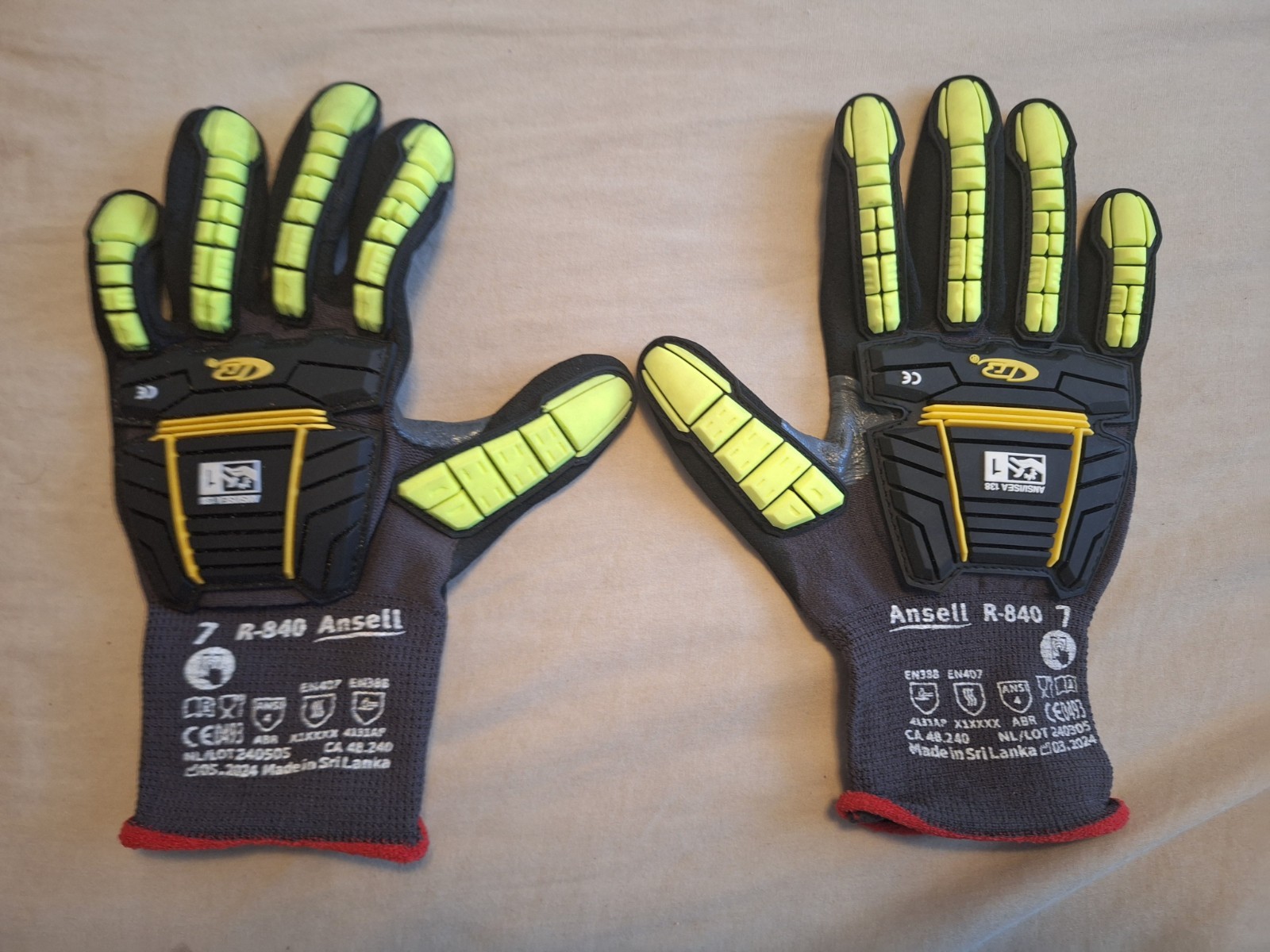 Lot of 3 ( S+M+L) Ansell Ringers® Nitrile Half-Dipped Anti-Impact GlovesR-840