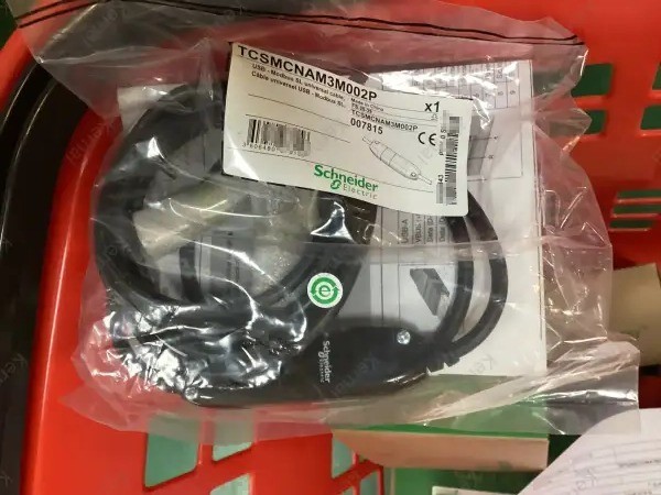 Schneider Electric USB TCSMCNAM3M002P ATV Inverter/LXM Servo Communication Cable