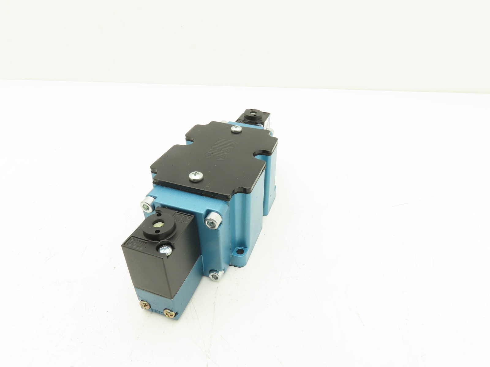 MAC 6541B-000-PM-111DA Pneumatic Solenoid Valve 150psi 120V PME-111DABE