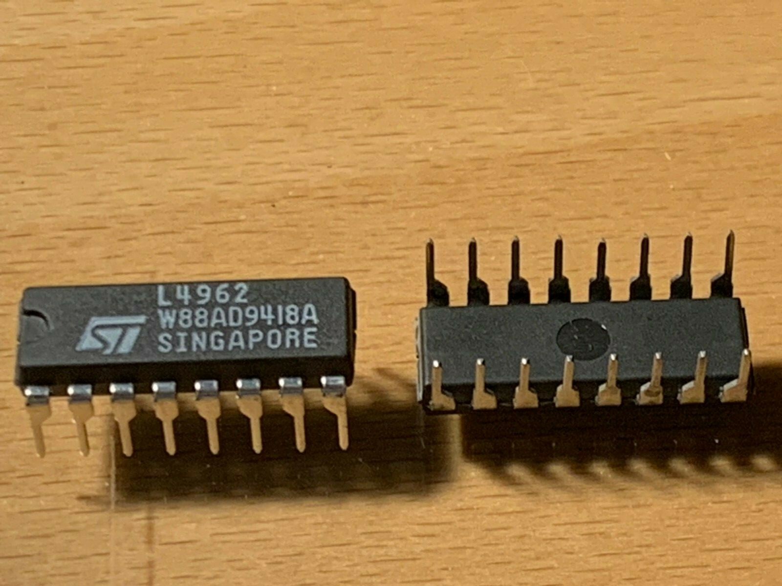 L4962 – REGULATOR IC -ST – DIP-16.