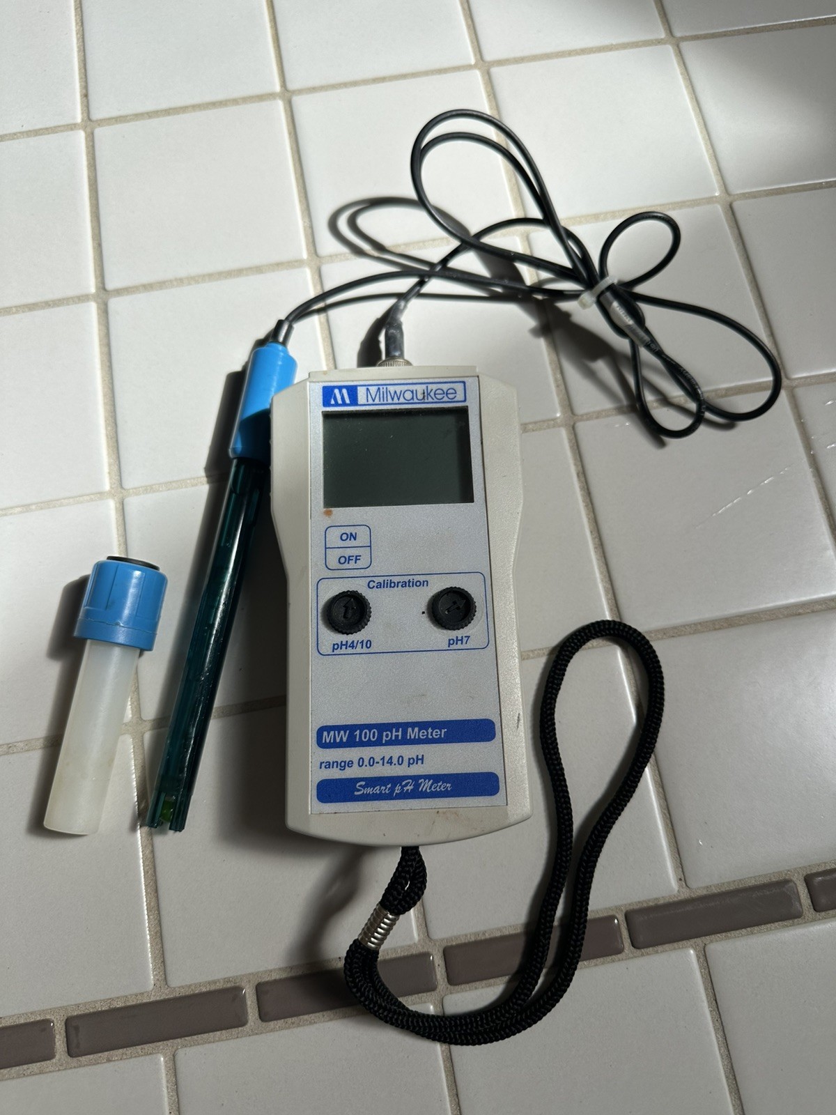 Milwaukee MW100 Digital pH Meter w/ MA911B/1 pH Electrode Probe Tested Working