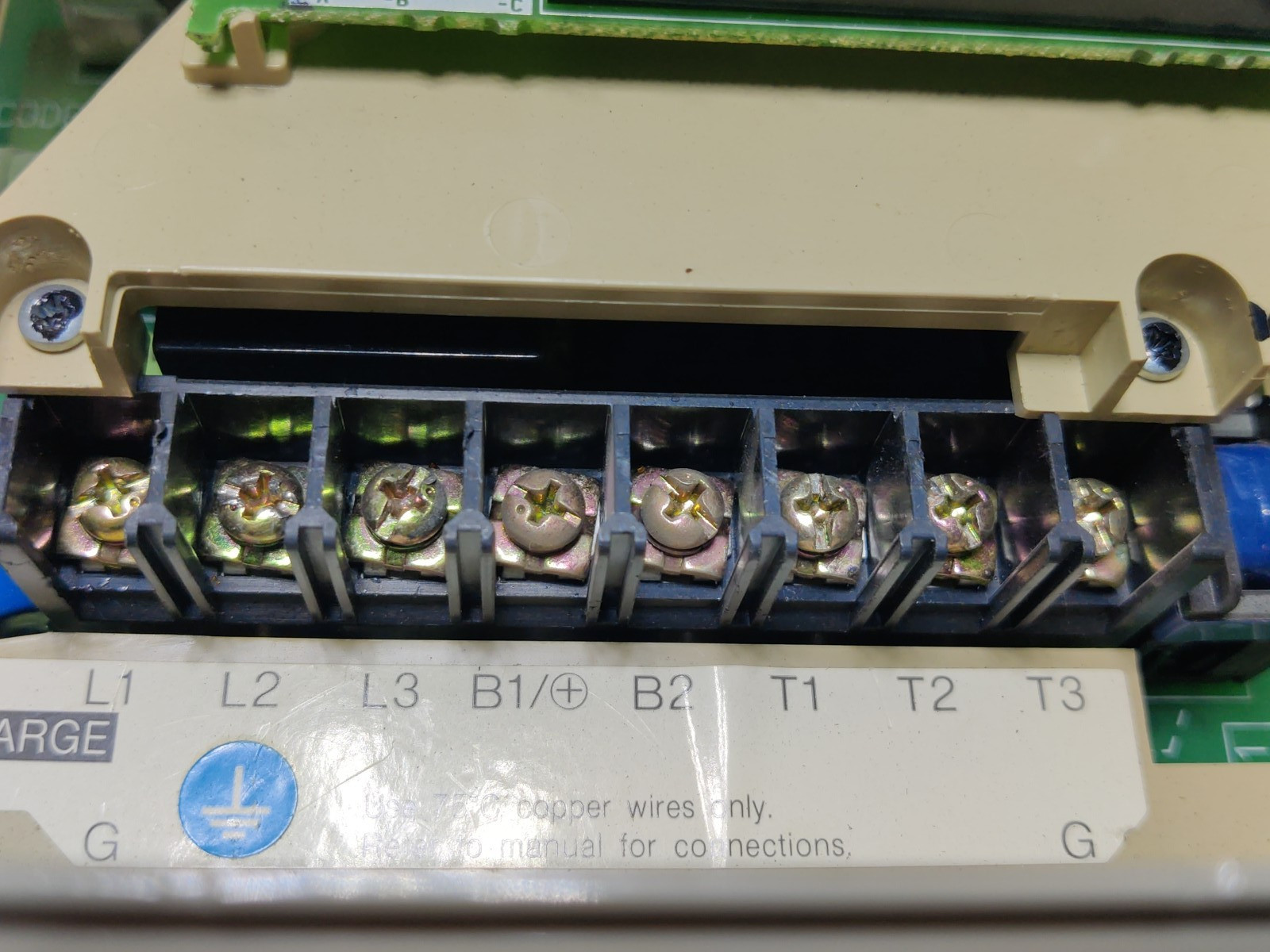 Magnetek DS043 Gpd 333 Vfd Drive 2.0hp 200-230v-ac 0-400hz 0-230v-ac USED