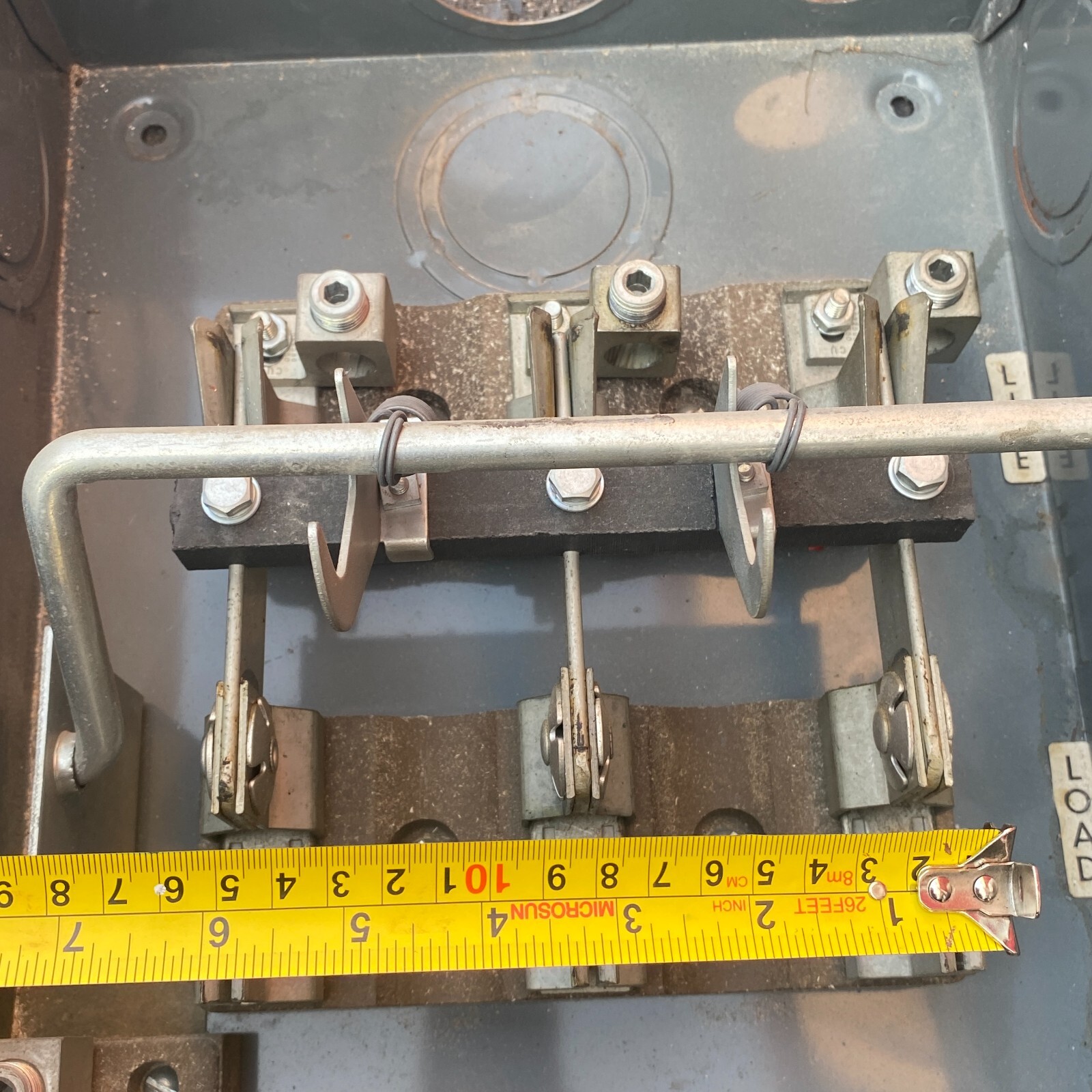 GENERAL 2003 UTI SAFETY SWITCH TYPE D 200AMPS 230VAC 3-POLE ENCLOESD SWITCH 🎯