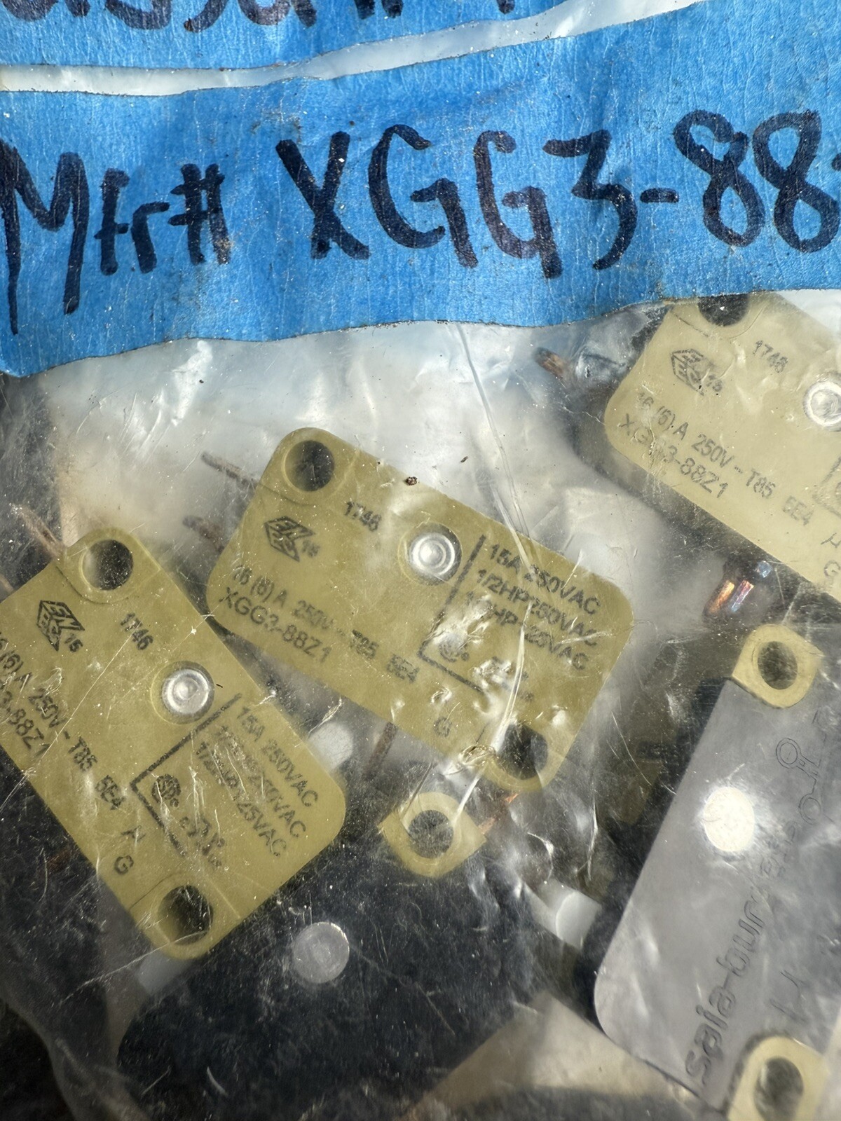 Saia XGG3-88Z1 Micro Switch 15A /250V 1/2HP Lot Of 7