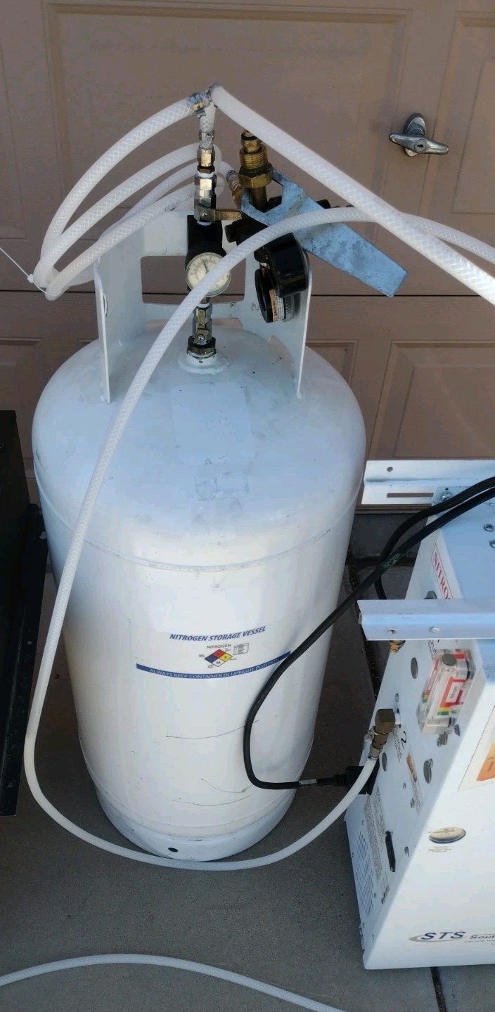 Beer Blast N200 Nitrogen Generator, N2 Tank, Draft Beer Co2/N2 Gas Blender