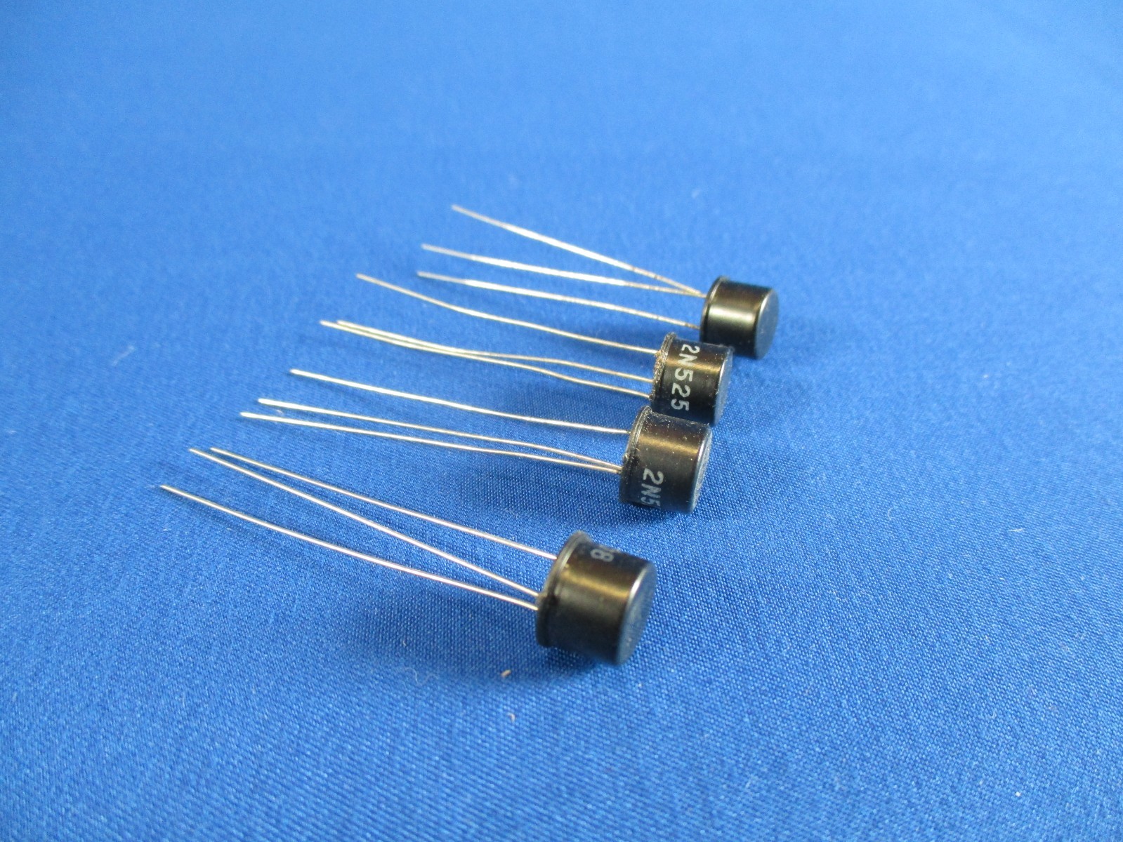 2N525 Germanium Transistor PNP General Electric Lot Of 4 NOS NIB