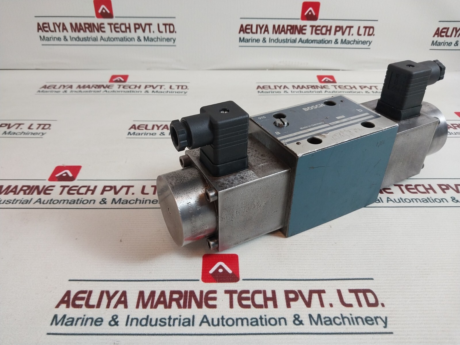 Bosch 0 811 404 832 Directional Valve 0 831 006 033