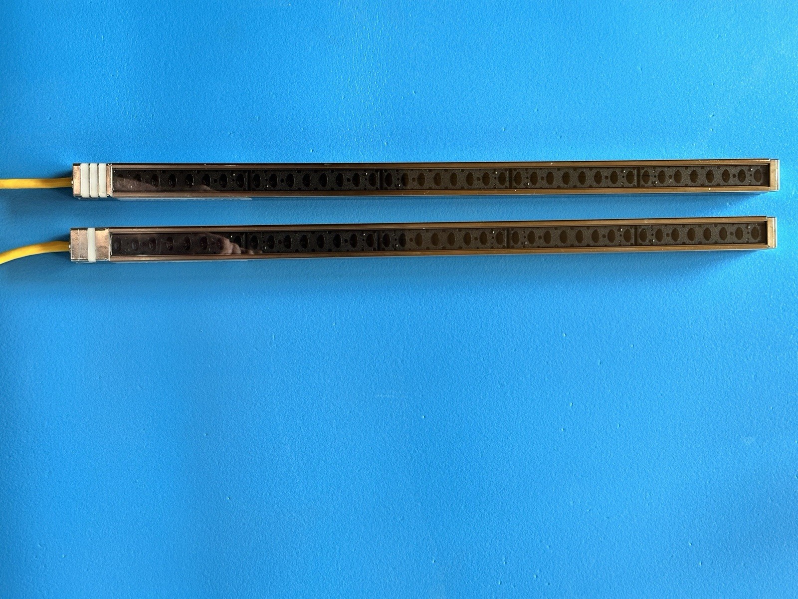 Banner MICRO-SCREEN ESD Safety Light Curtain Pair USE2012NP2 USR2012NP2 20” 32mm