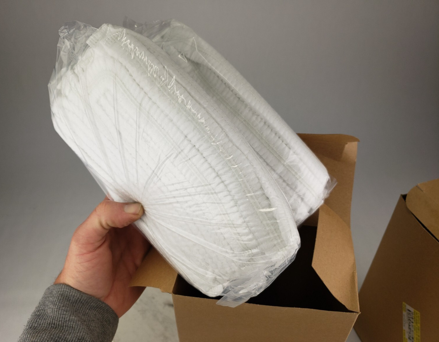 200 ish Count – BIX400 24″ White Bouffant Cap Non Woven Disposable Hairnet Large