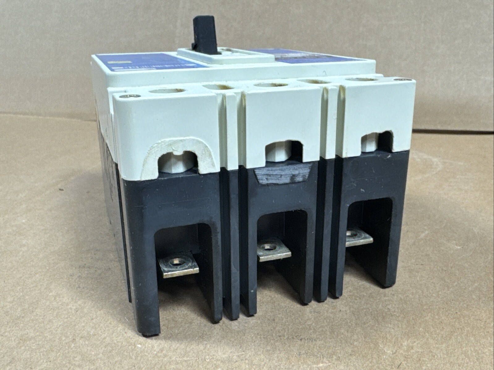 Cutler Hammer HFD3050L Circuit Breaker 50A 600V 3P 50 Amp WARRANTY FAST SHIPPING