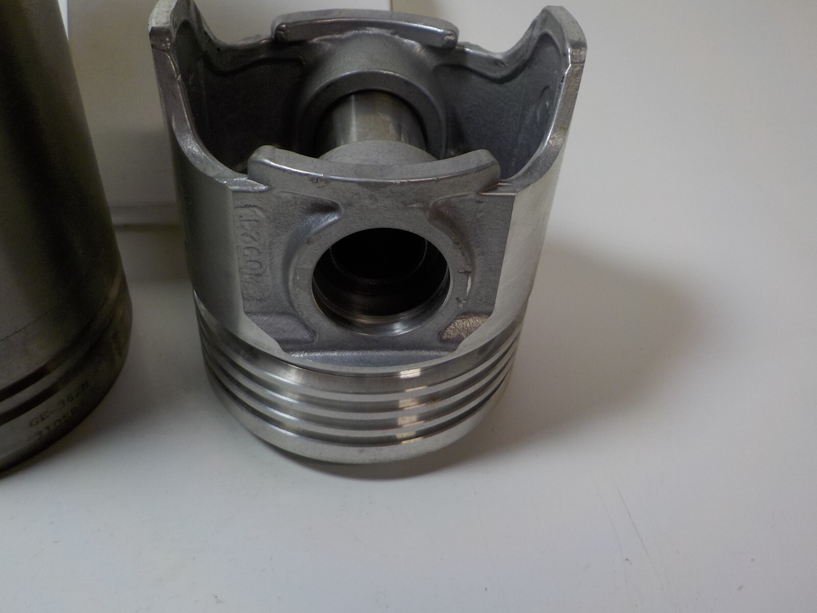TISCO SAT65/SK119 EGINE SLEEVE ASSEMBLY PISTON LINER KIT H835860M91 MF TRACTOR