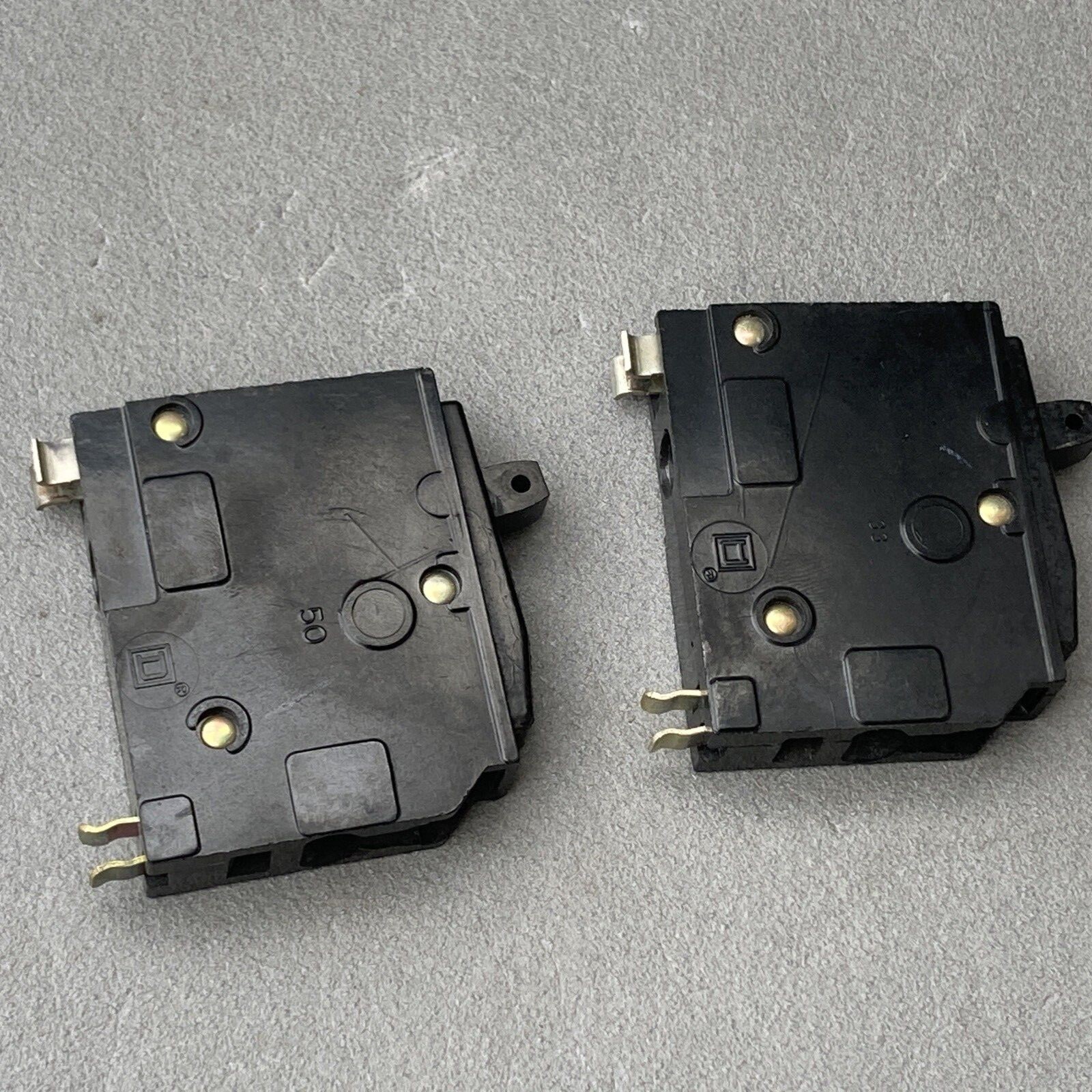 Lot of Two (2x) Square D QO120 20 Amp 1 Pole 120/240V QO black Trip Window