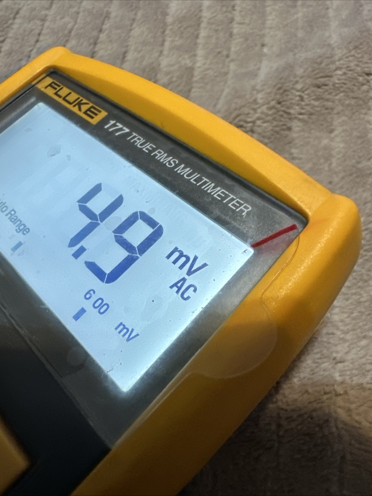 Fluke 177 True RMS Handheld Digital Multimeter CAT III 1000V AC/DC Resistance