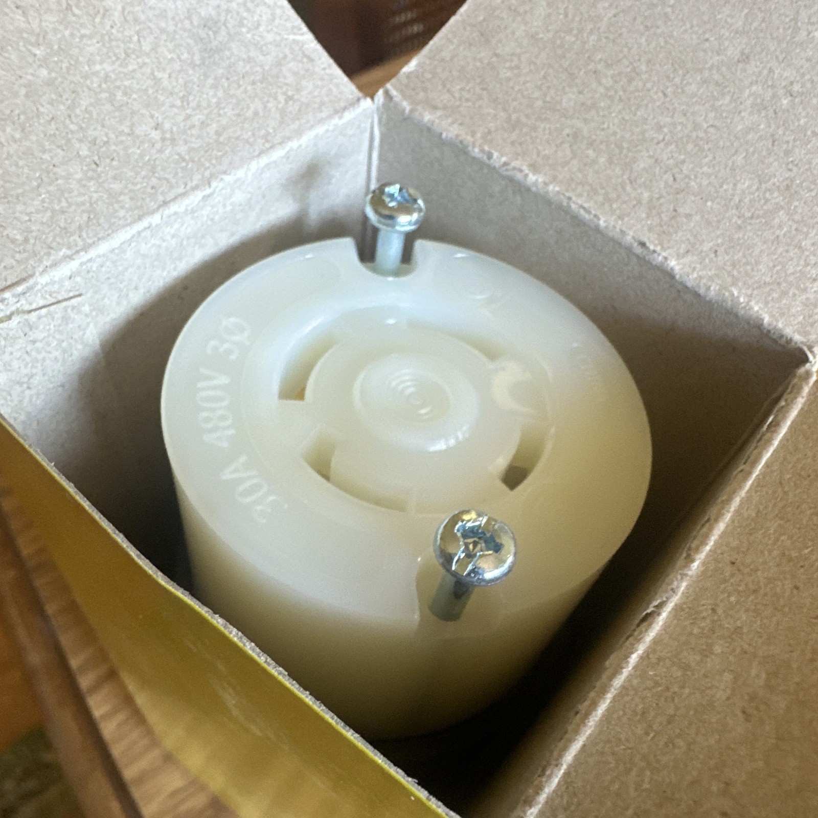 Hubbell HBL2733ST Twist-Lock Connector NEMA L16-30R 30A 480VAC Grounded