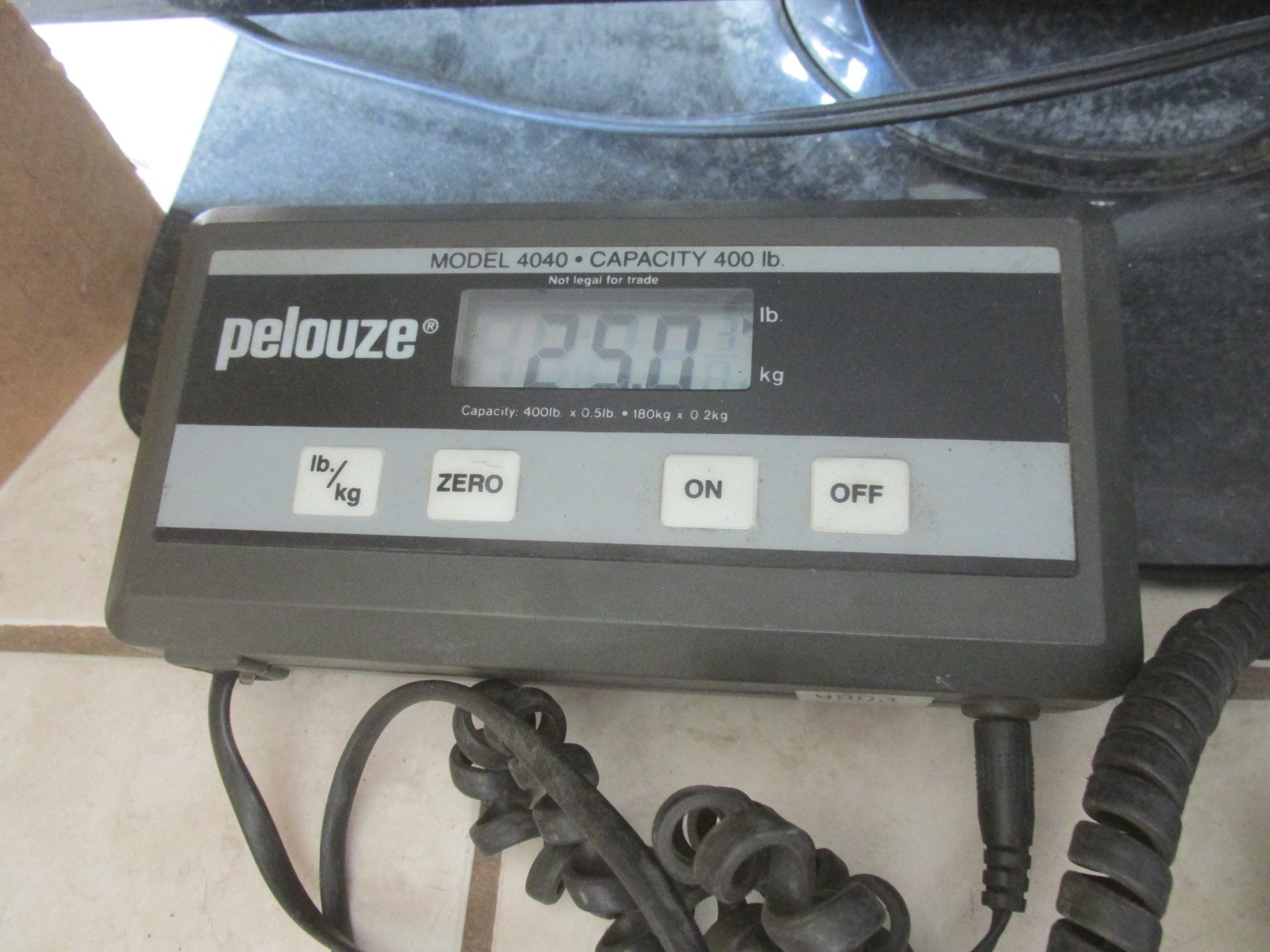 Pelouze 4040 Digital Shipping Scale, 400lb x 0.5lb / 180kg x 0.2kg Capacity