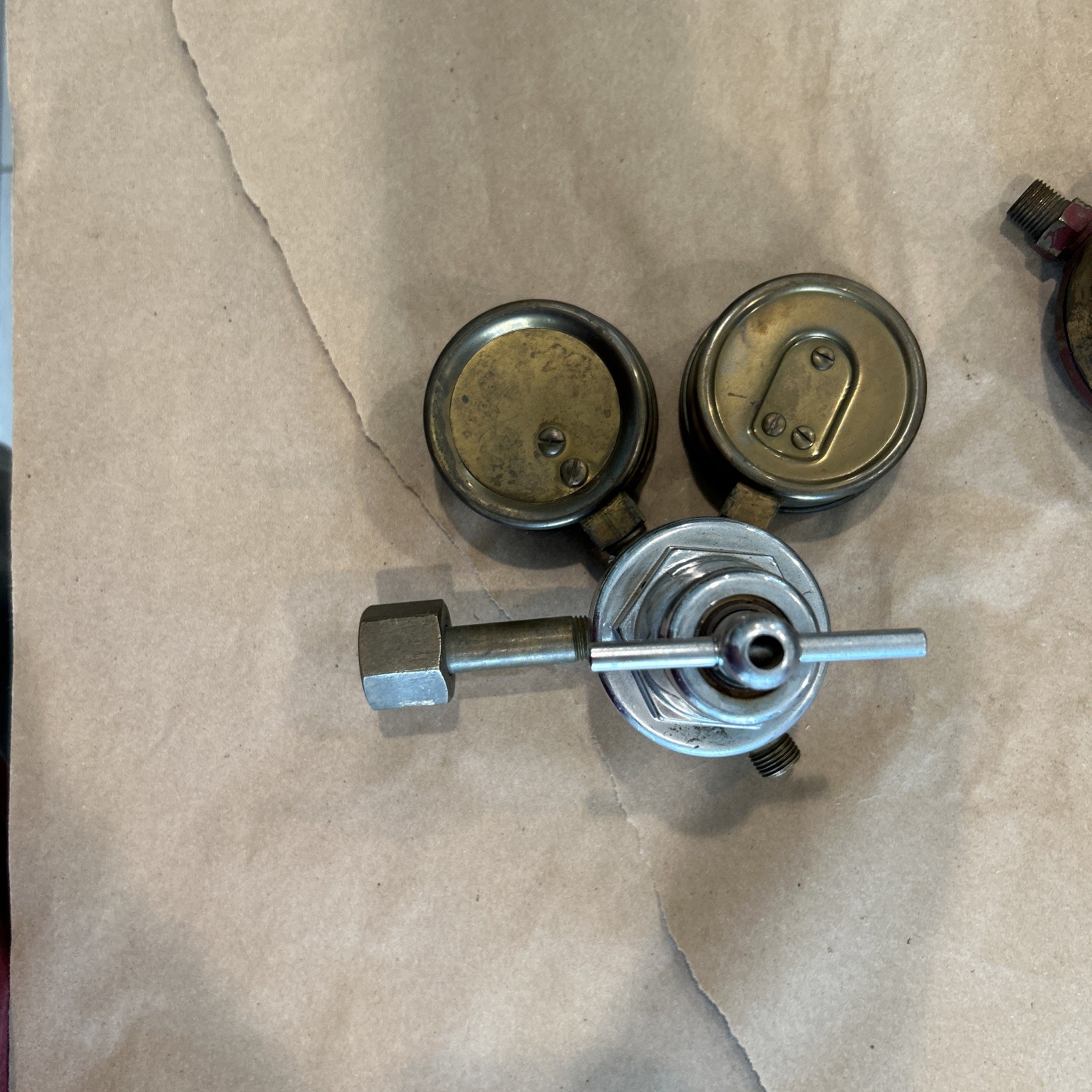 AIRCO BRASS ACETYLENE PRESSURE REGULATOR # 8509 US GUAGE OXYGEN REGULATOR PAIR
