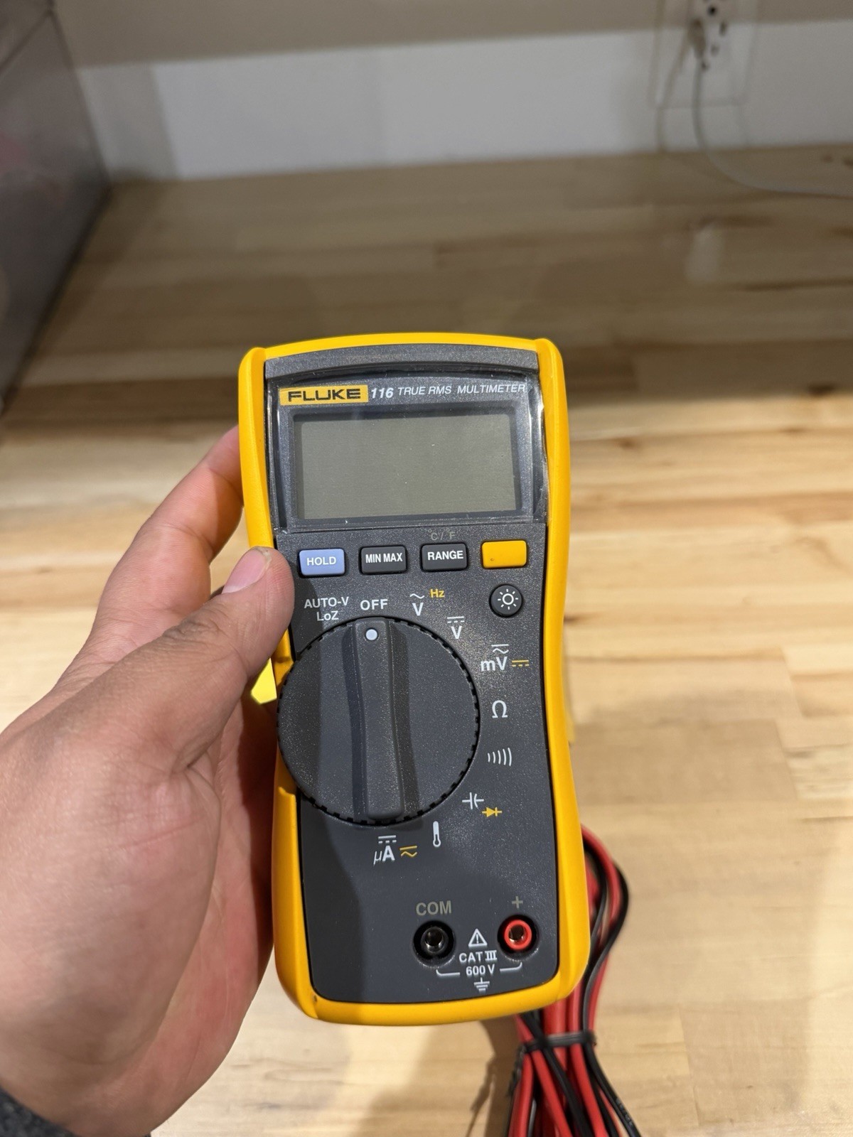 FLUKE 116 TRUS-RMS MULTIMETER / LEADS – SHIPS FAST (TESTED)