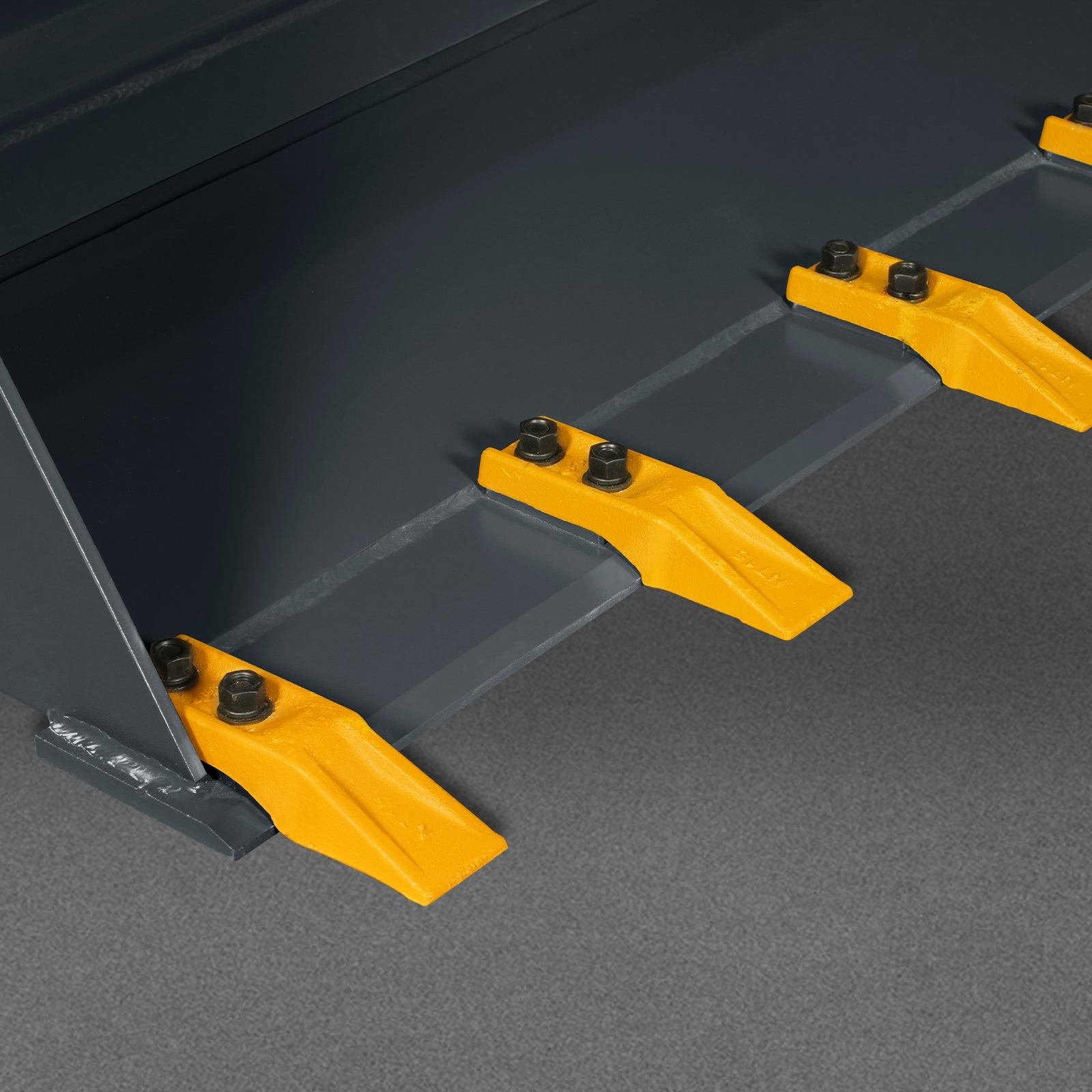 MechMaxx 44» 4-In-1 Combo Skid Steer Bucket Attachment With Quick Attach, BT44