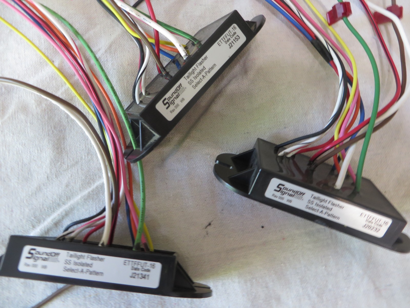 SOUNDOFF SIGNAL TAILIGHT FLASHER ETTFFUT-16 SELECT A PATTERN