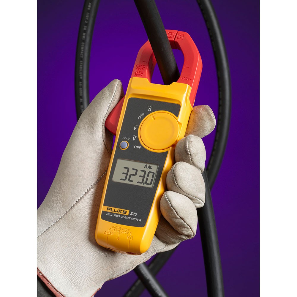 Fluke 323 True-RMS Digital Clamp Meter, 600V AC & DC Voltage, Carrying Case