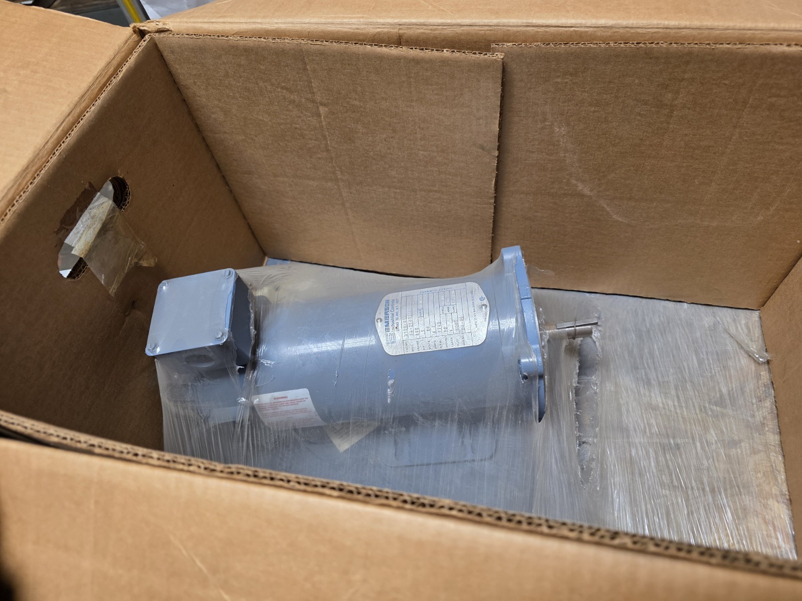 Baldor / Emerson Cat. 3120-411 1/2 Hp. DC Electric Motor 56C Fr. 90 V. 1750 rpm