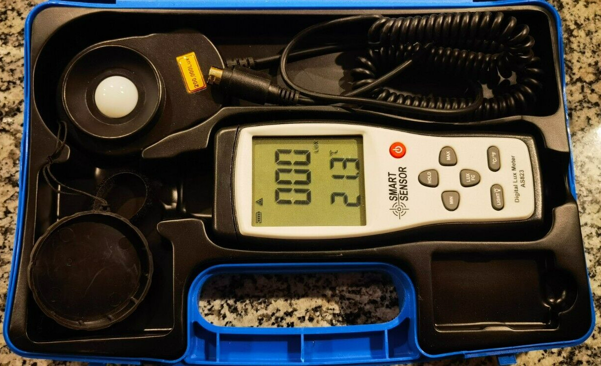 Smart Sensor AS823 Digital Lux Illuminance Flow Meter Light 1-200,000LUX (USED)