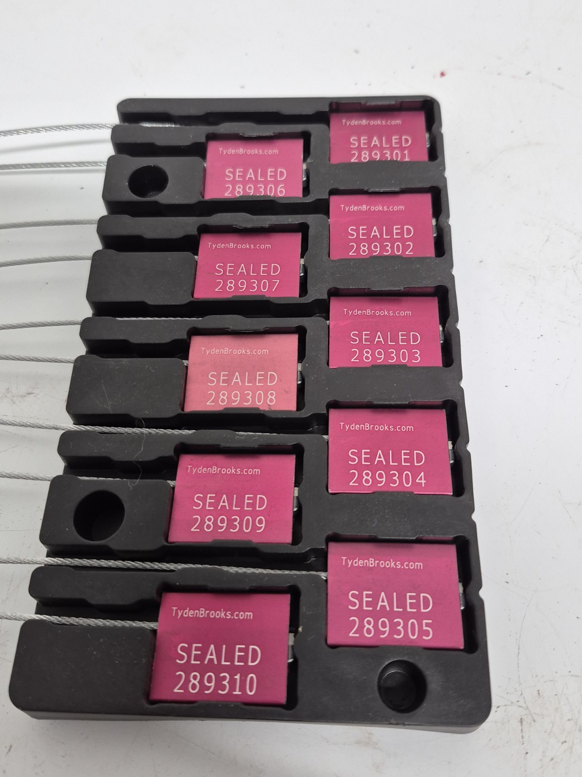 TYDENBROOKS 1061005 FS 35 Cable Seals Pink Lot of 10