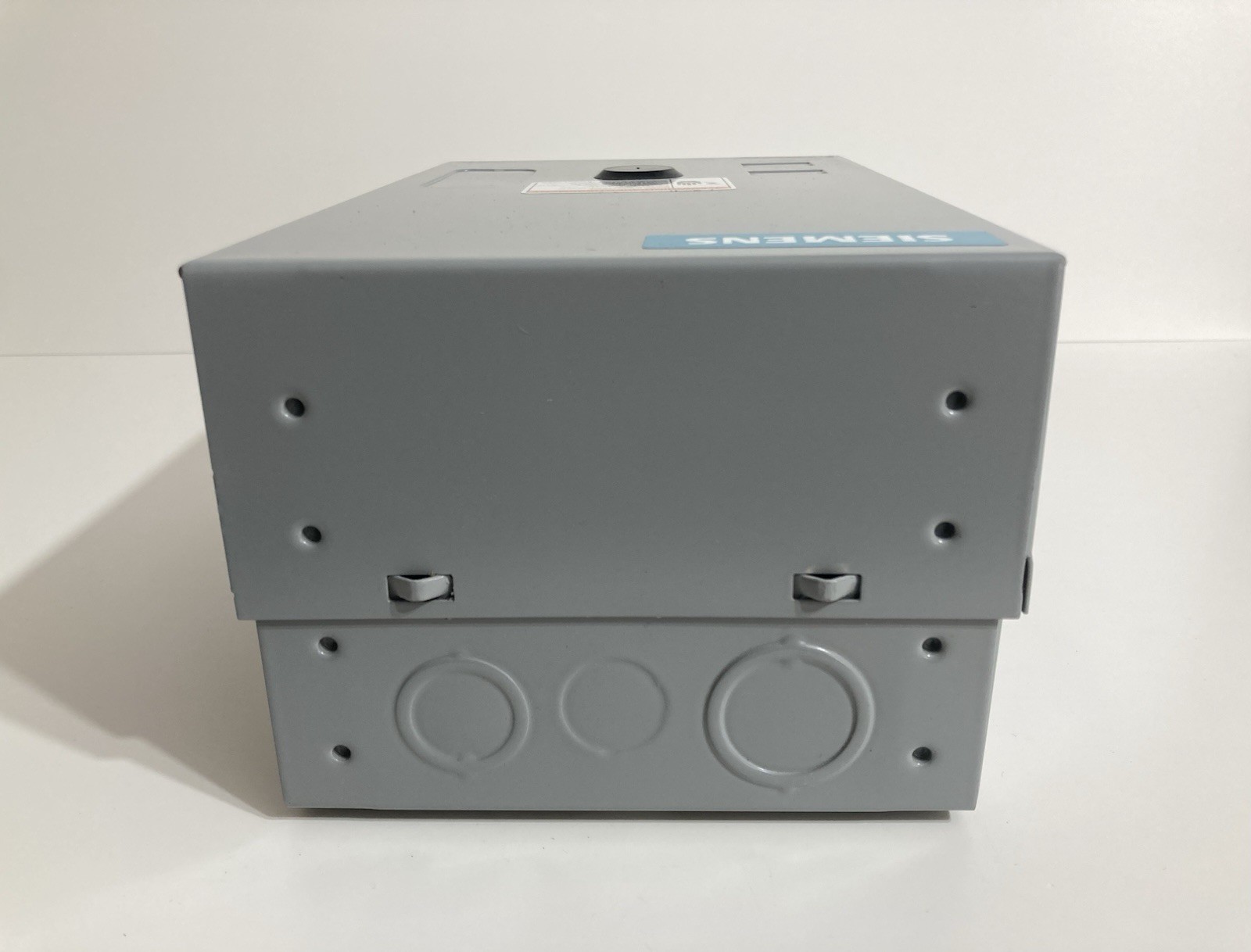 Siemens LEN01B004120B Electrically Held Lighting Contactor 4-Pole 4NO NEMA 1 20A