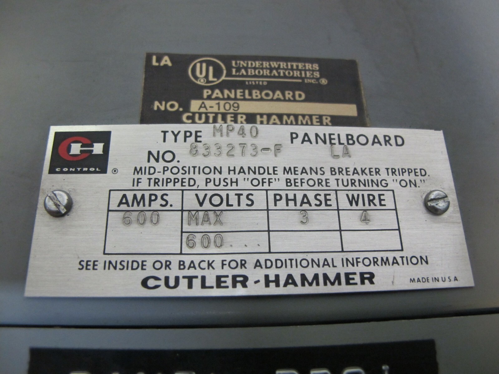 Cutler Hammer MP40 600 Amp Main Lug Breaker Panelboard 600V 3-PH 4W 600A Panel