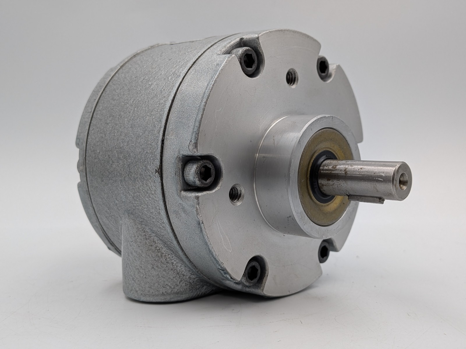 NEW – Gast Mfg. Rotary Vane Air Motor – 1.7hp, Lubricated, Face Mounting 78cfm