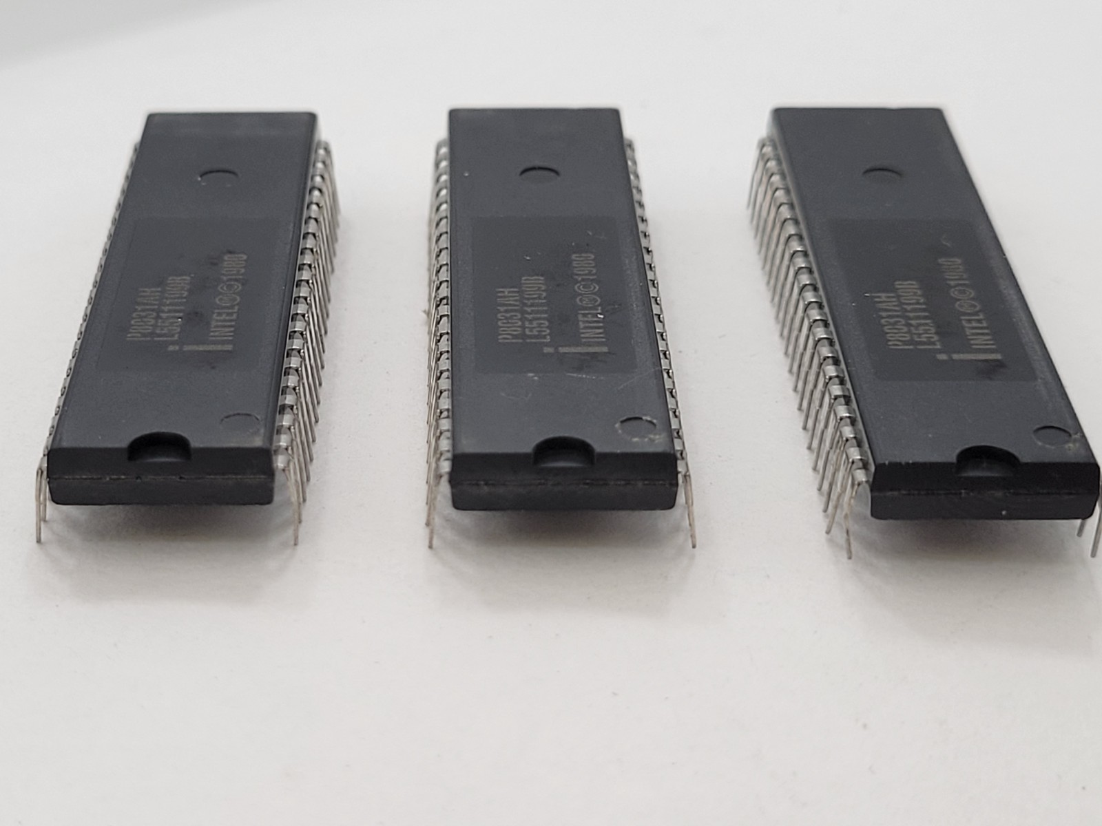3PC Intel P8031AH Microcontroller 8-Bit 40-Pin 3.5 MHz to 12 MHz DIP40 Socket