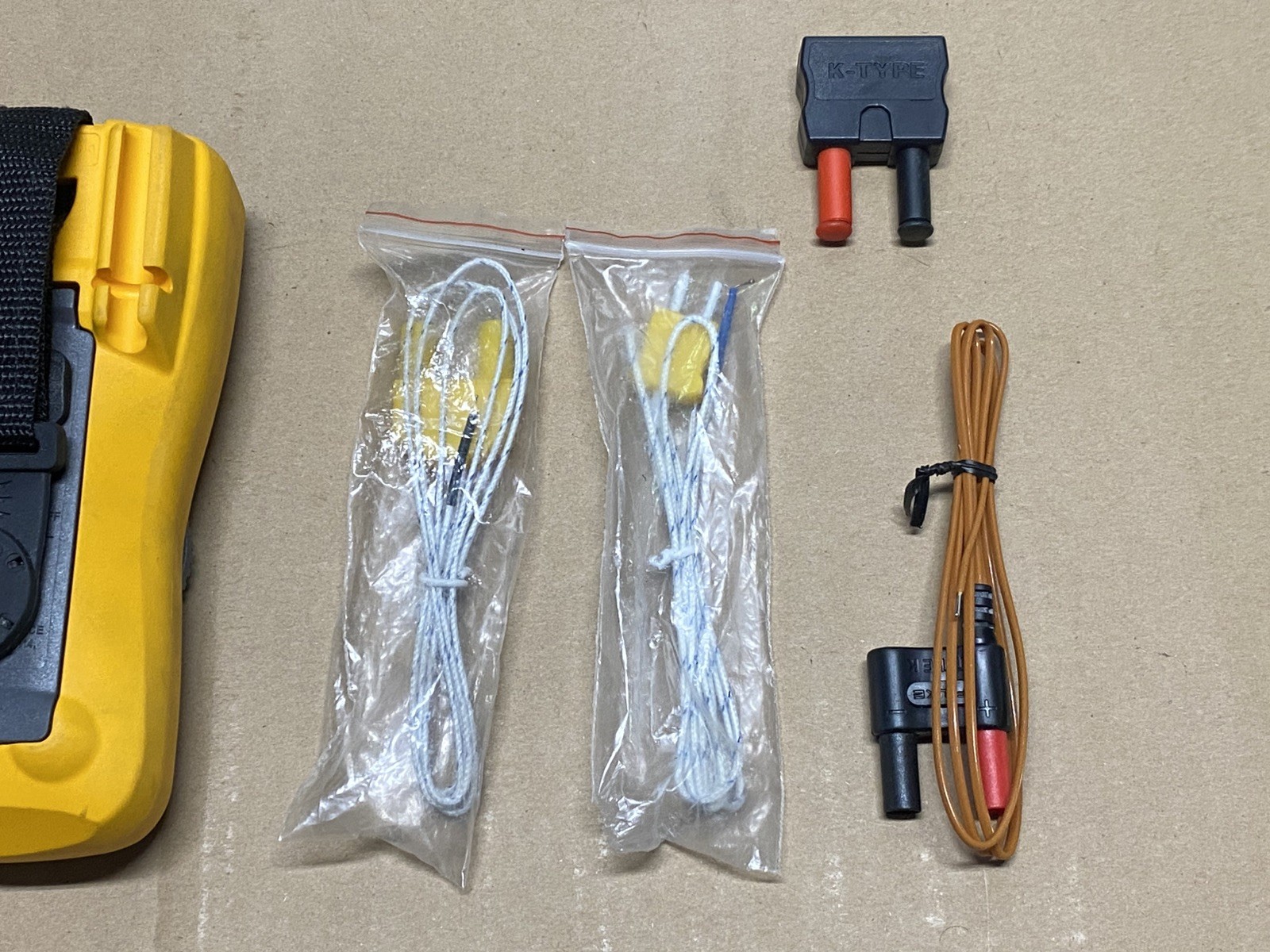 Fluke 116 True RMS Multimeter W/ Travel Case & Extras