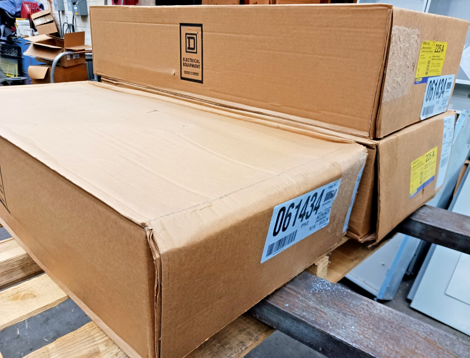 New Square D Ringless 5 Jaw 3 Meter Branch Unit 208y/120V 3PH 4W 3R EZMH313225
