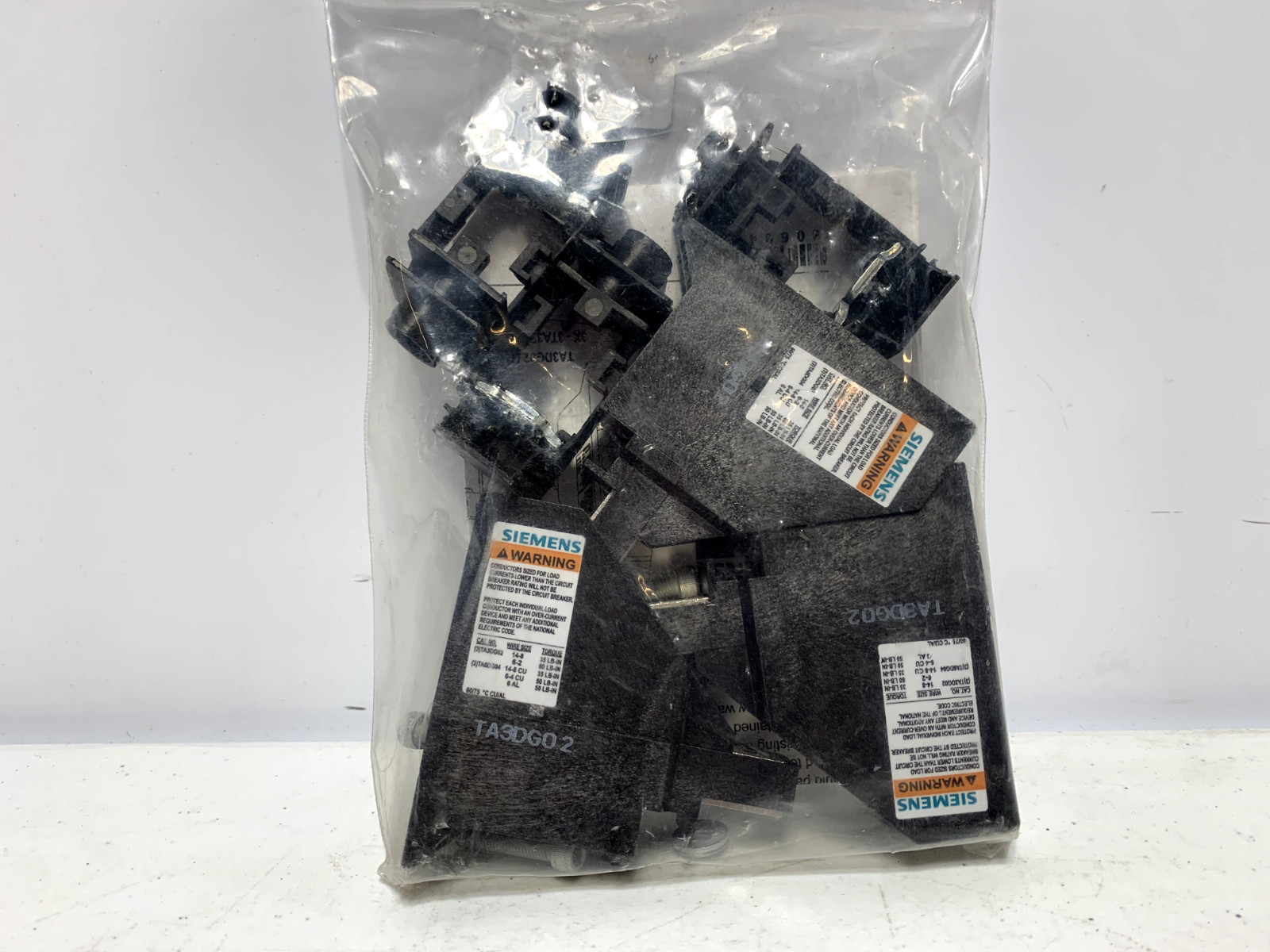 Siemens 3TA3DG02 Circuit Breaker Lug Kit