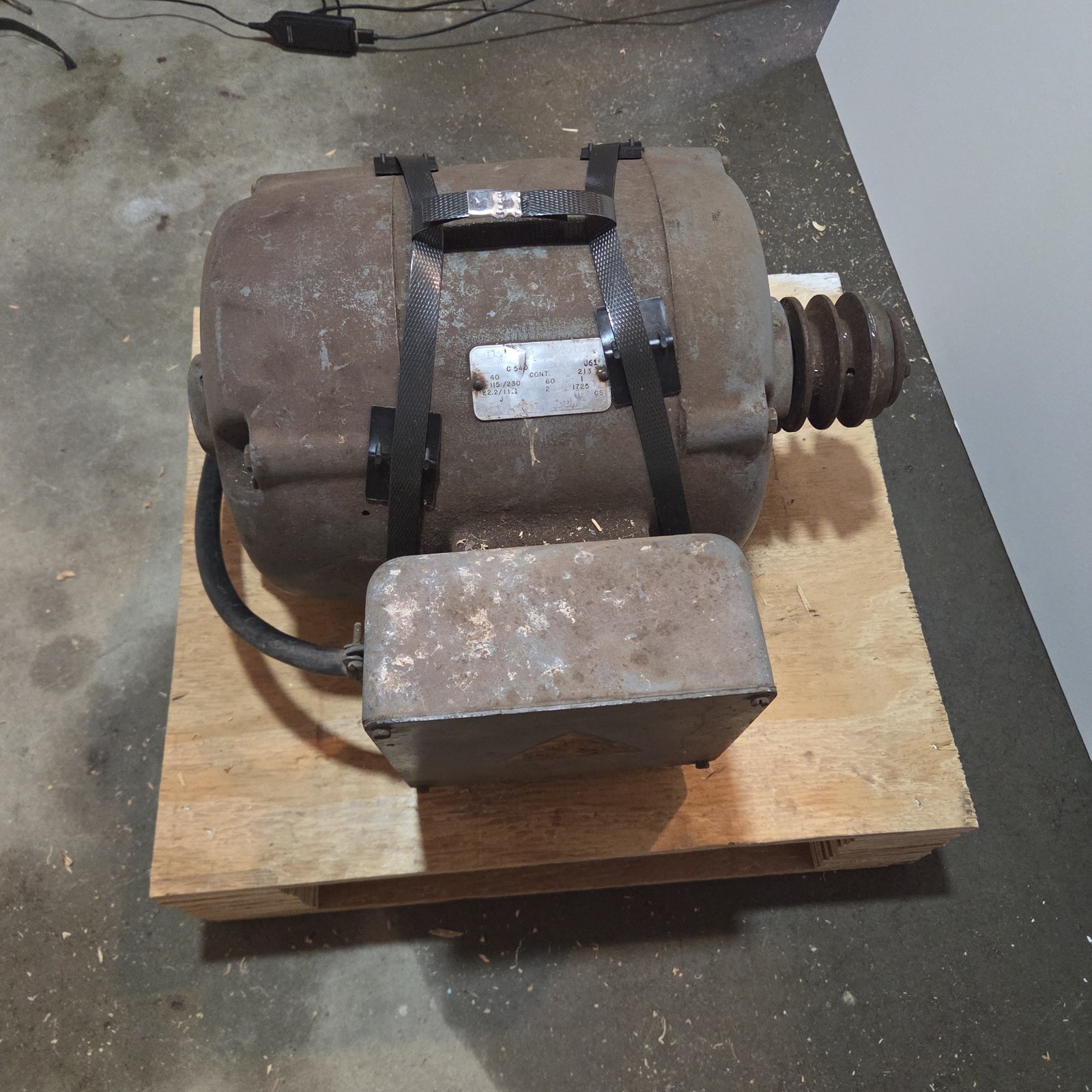 Delco Electric Motor 2HP 1725 RPM 115/230V Frame 213 C540 USA Freight Ready