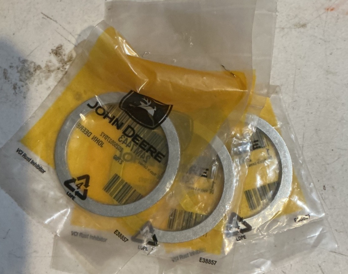 John Deere washers 24M7443 (lot of 3)inside 2.36 in,outside 2.95 in,thick 0.12 i