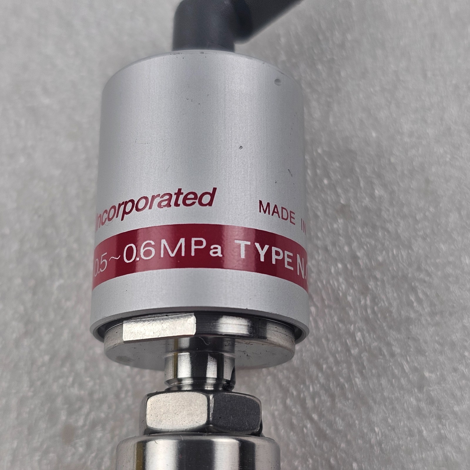Fujikin Incorporated O.P. 0.5~0.6MPa TYPE N.C. / FUJIKIN 316L-P / AT053S300