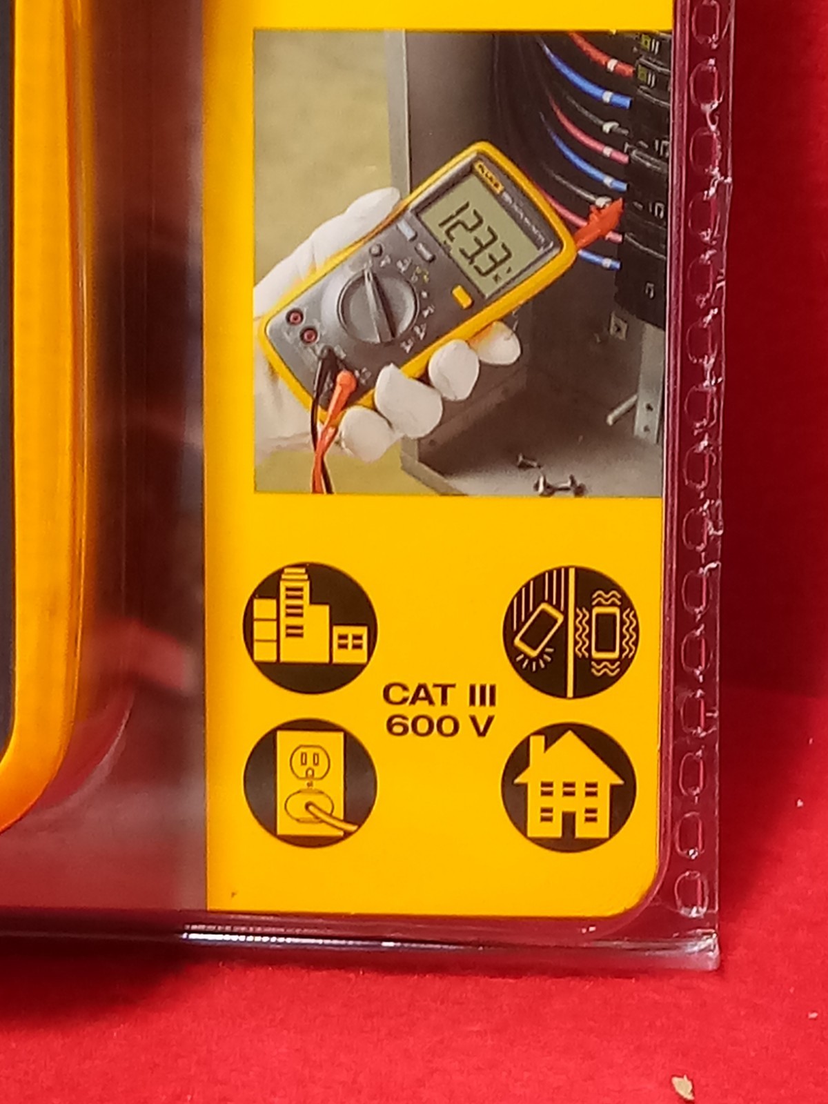Fluke 15B+ CAT III 600V Digital Multimeter (1000V/10A)