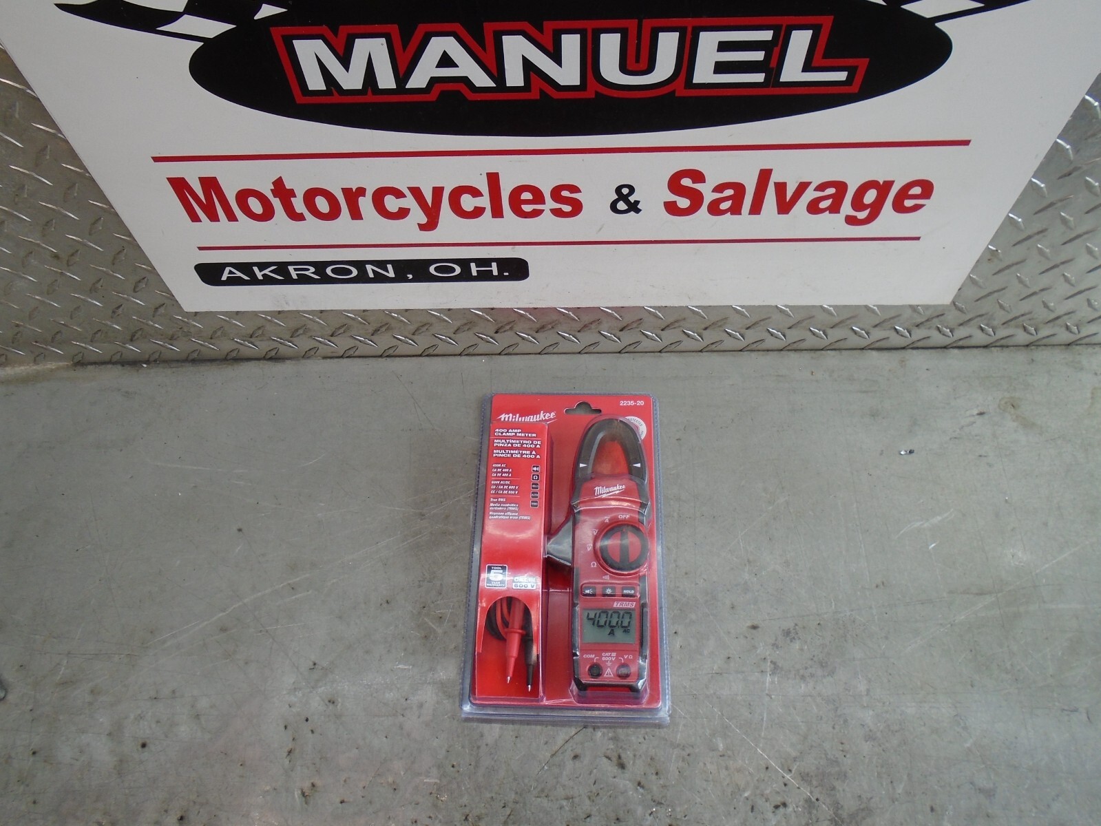 New Milwaukee 2235-20 Amp Clamp Meter 223520