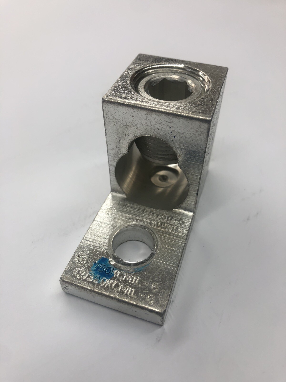 CMC LA-750-5 CU9AL 750KCMIL-6 Terminal Lug