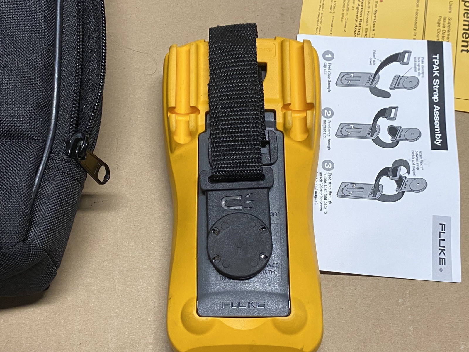 Fluke 116 True RMS Multimeter W/ Travel Case & Extras