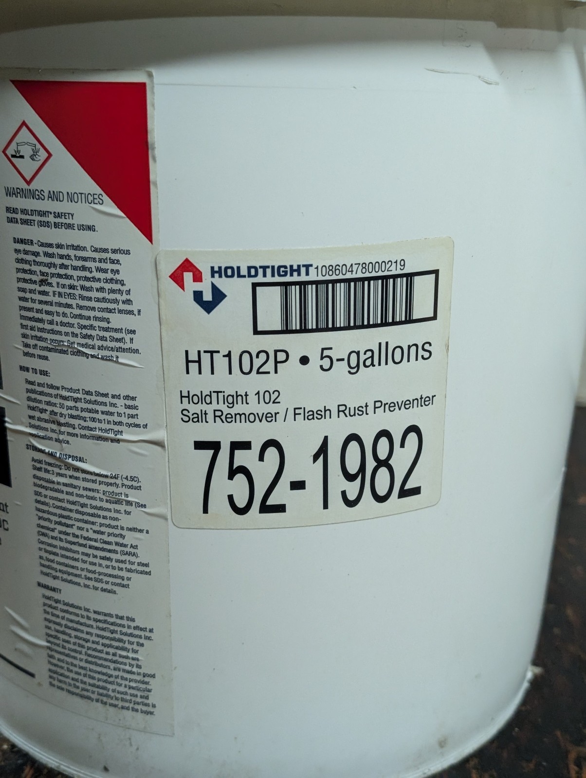 HoldTight 102 Wet Blasting Additive Salt Removal & Flash Rust Prevention 5 GAL