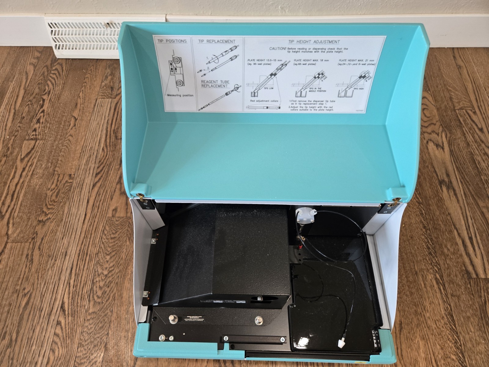 Thermo Fluoroskan Ascent Type 374 – Powers On, Plate Carrier Extends – As‑Is